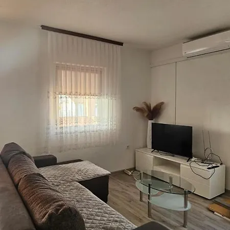 Ana Apartamento